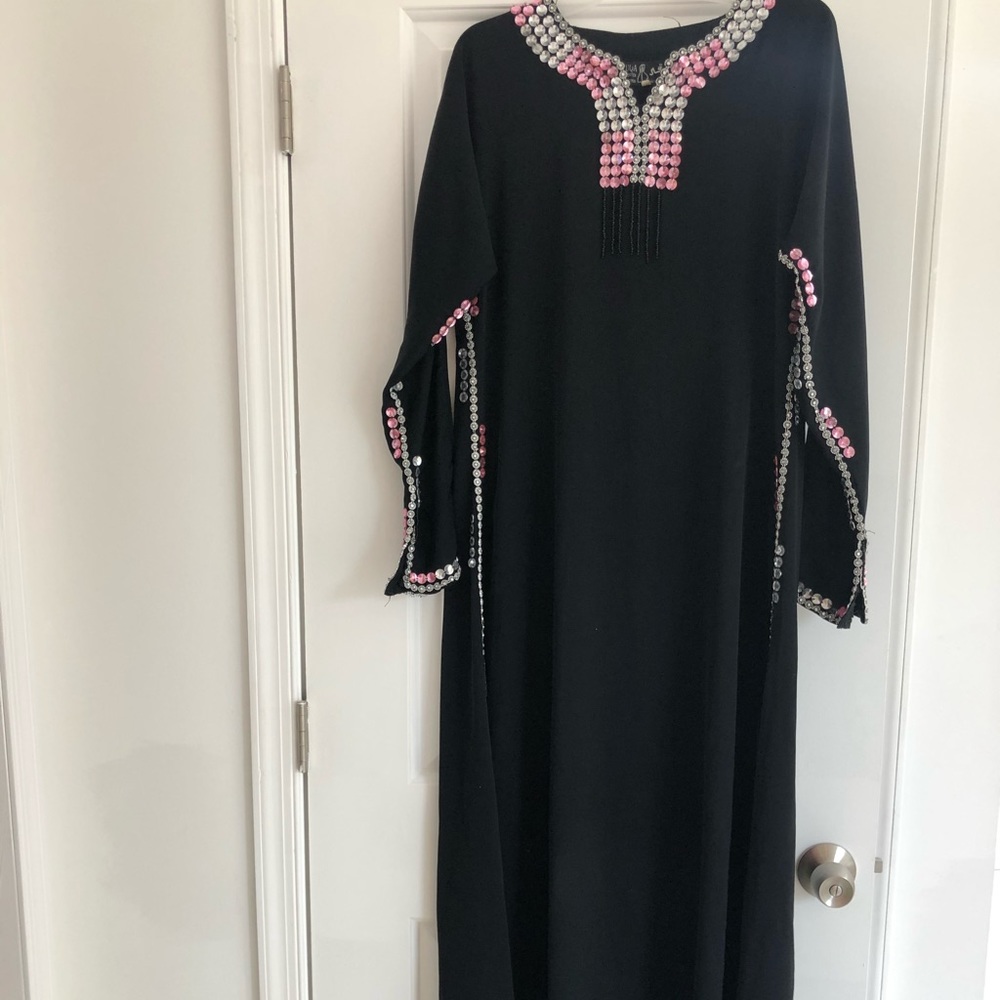 Muslim Abaya With Beautiful Designs
